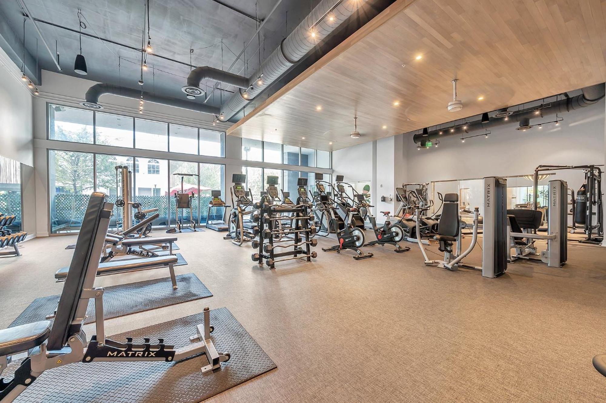 Luxury 1 Bedroom With Den Downtown Tampa Apt - City Views, Rooftop Pool, Workspace Exterior photo