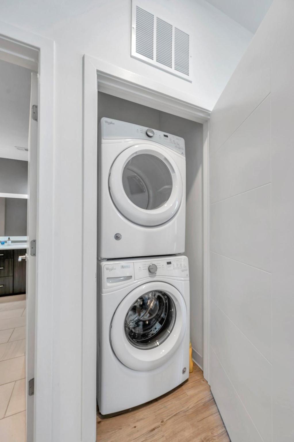 Luxury 1 Bedroom With Den Downtown Tampa Apt - City Views, Rooftop Pool, Workspace Exterior photo