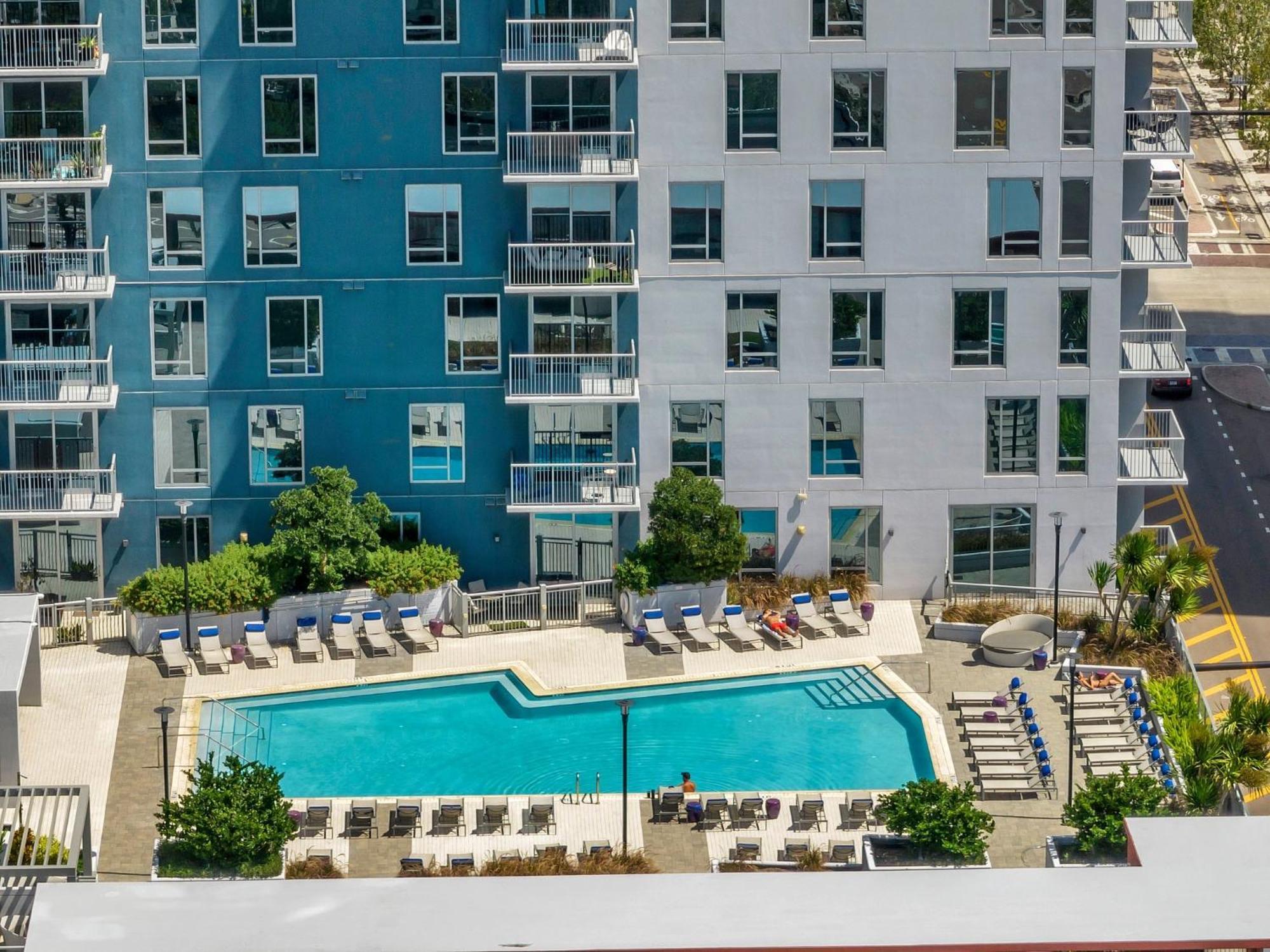 Luxury 1 Bedroom With Den Downtown Tampa Apt - City Views, Rooftop Pool, Workspace Exterior photo