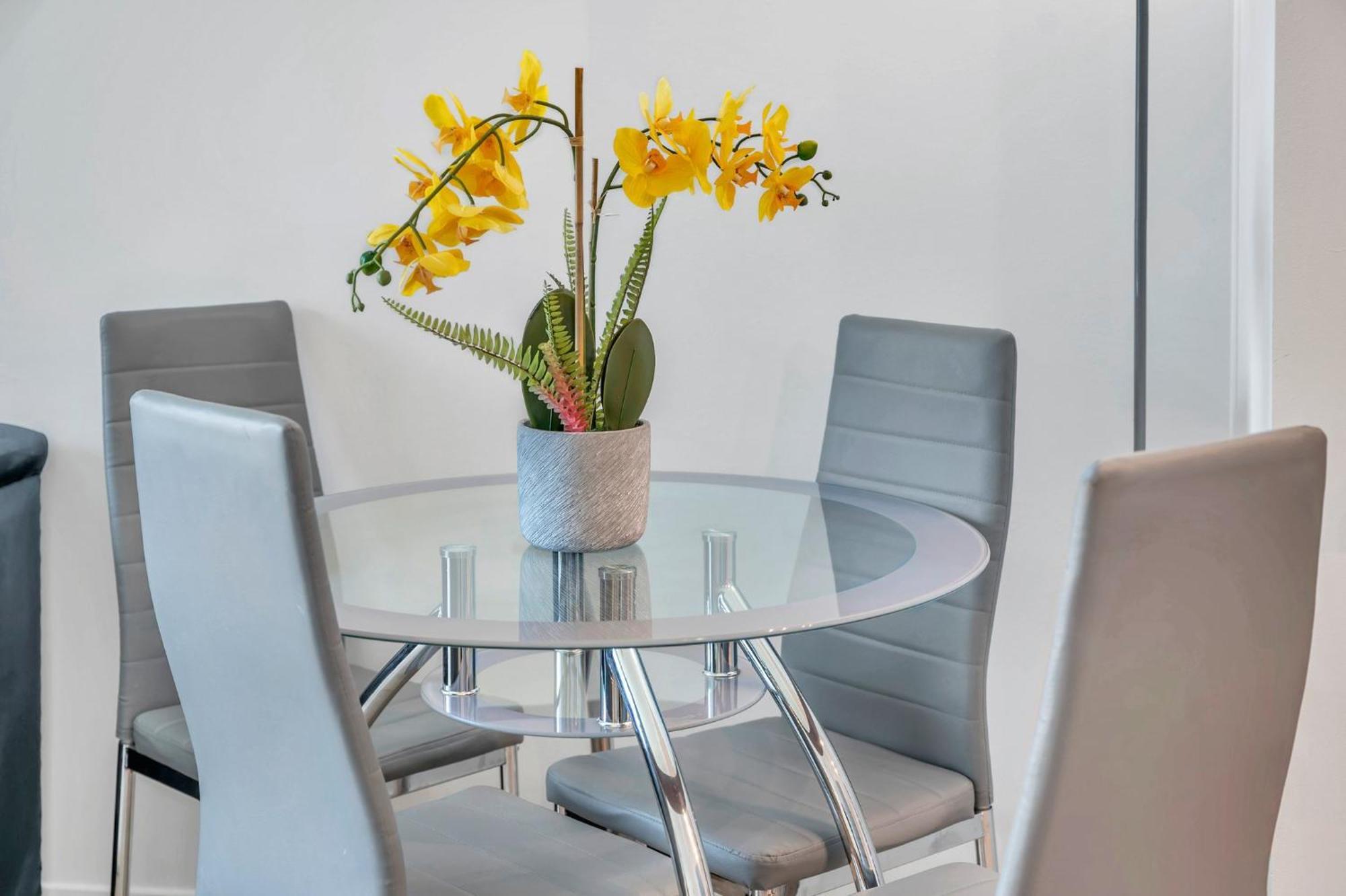 Luxury 1 Bedroom With Den Downtown Tampa Apt - City Views, Rooftop Pool, Workspace Exterior photo